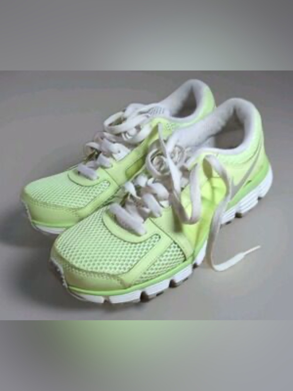Nike Dual Fusion ST2 Breathe running sneaker - vibrant volt-green